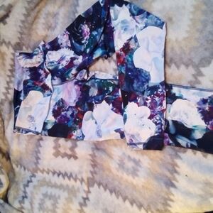 Old Navy floral leggings size medium